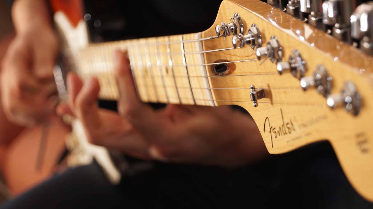 How I Use Sold History to Spot Music Gear Flips: 5 Real Examples on eBay and Reverb