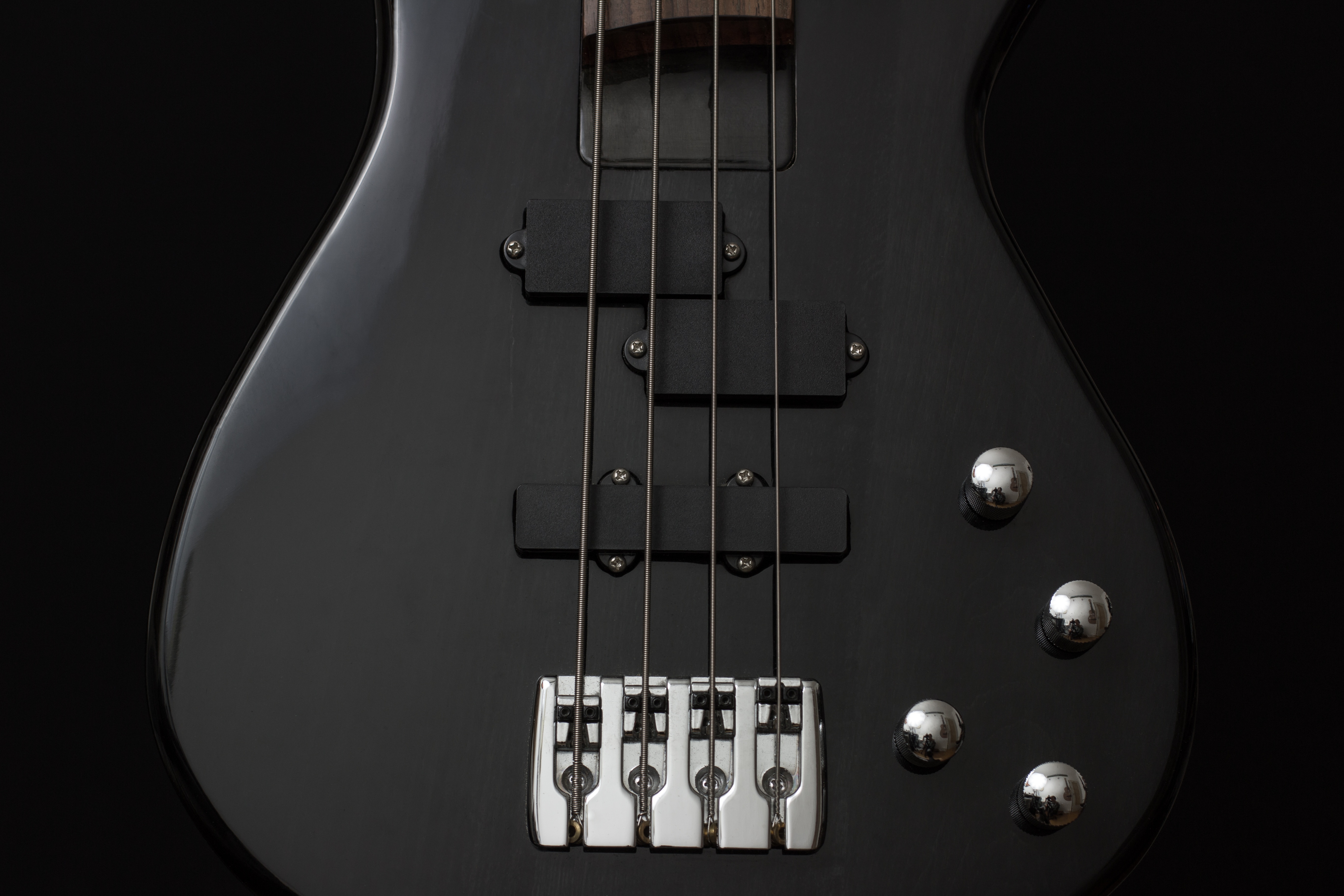 Active vs Passive Bass: Which Holds Resale Value Better in 2026 Listings